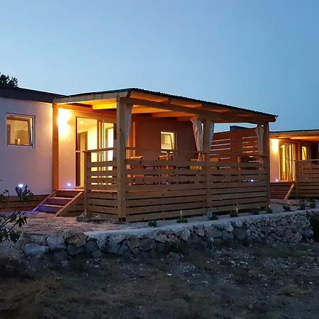 Holiday park Mobilna Kuca Anita 3*